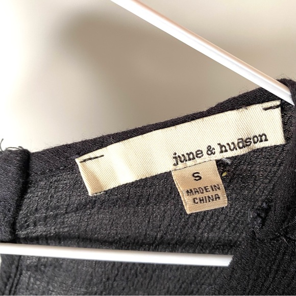 june & hudson Black Flutter Sleeve V-Neck Button Top - Picture 5 of 8